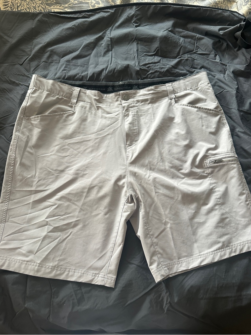 ZeroXposur Light Gray Men's Hybrid Shorts